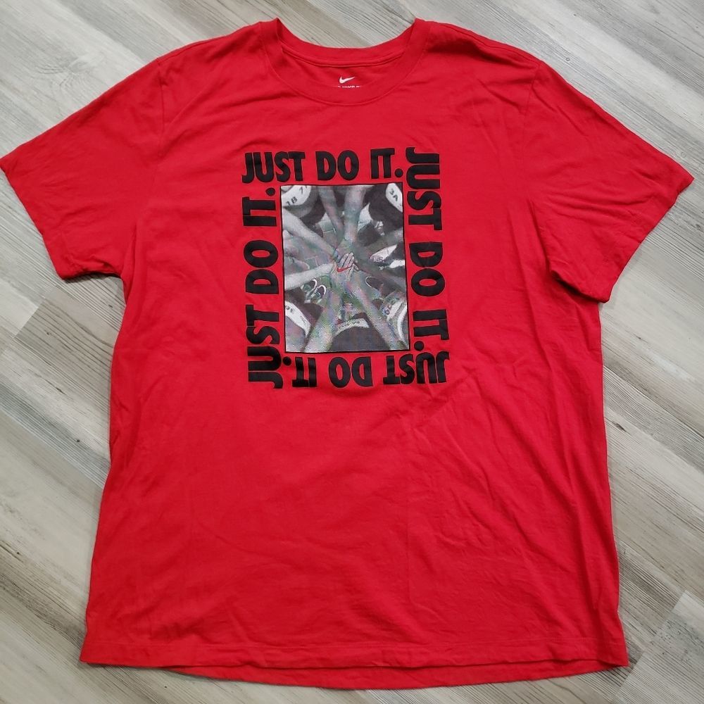 men's Nike T-shirt size extra large